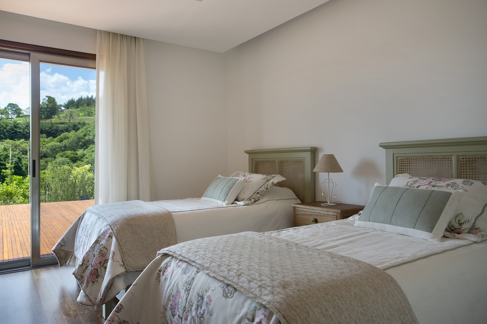 cama com peseira