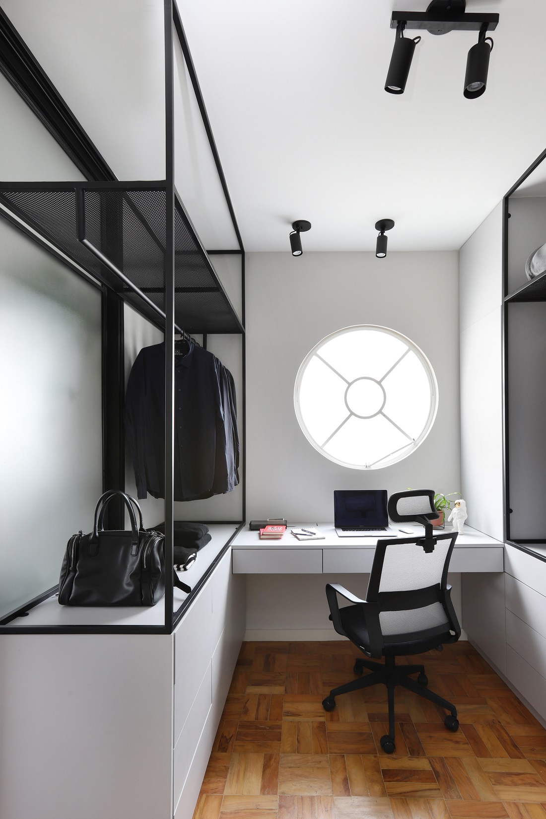 Closet com home office