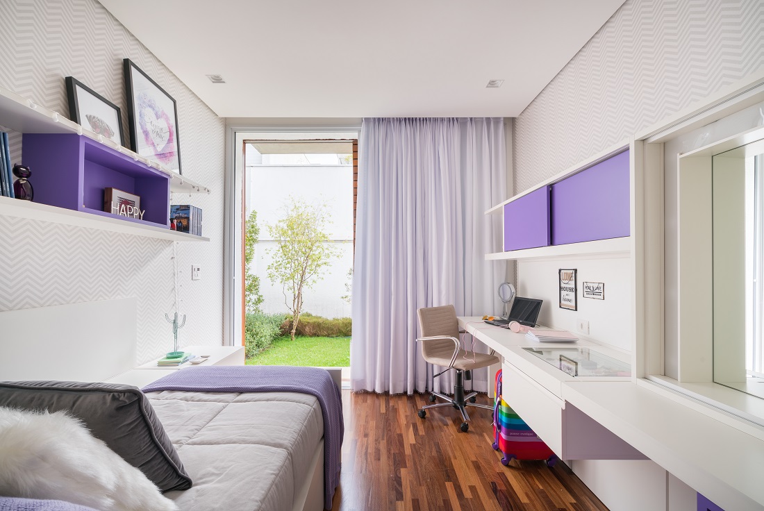 quarto na cor pantone 2022