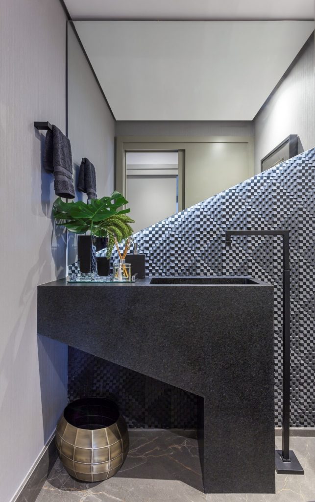 torneira de piso no lavabo