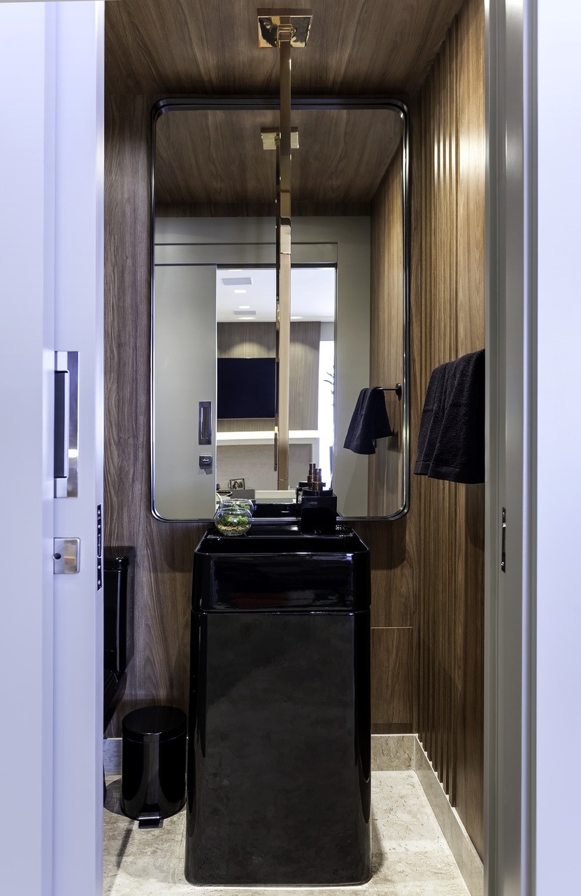 lavabo com torneira de teto