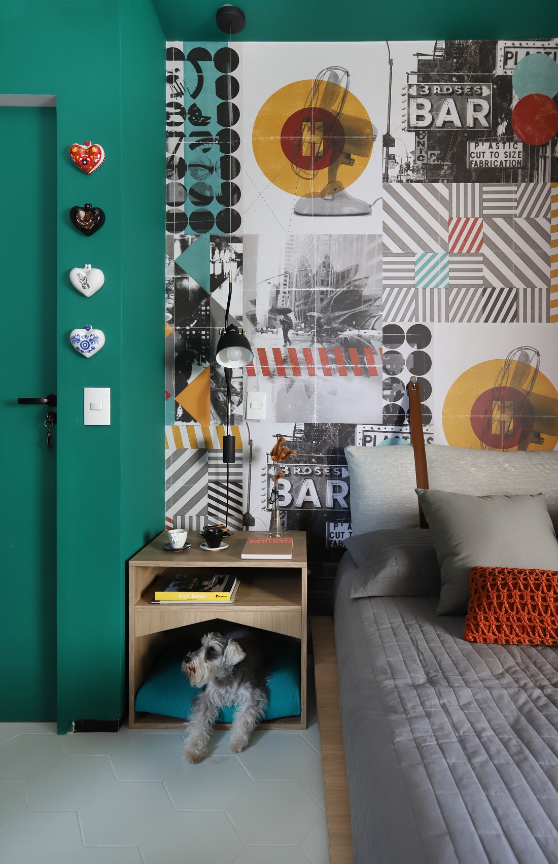 quarto do jornalista tem mescla de cores