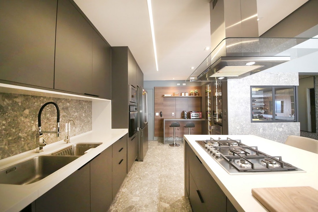cozinha com piso porcelanato