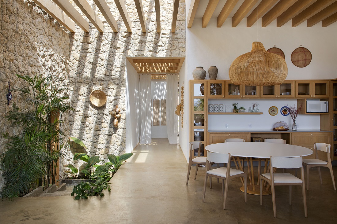 casa rústica com pedra e madeira