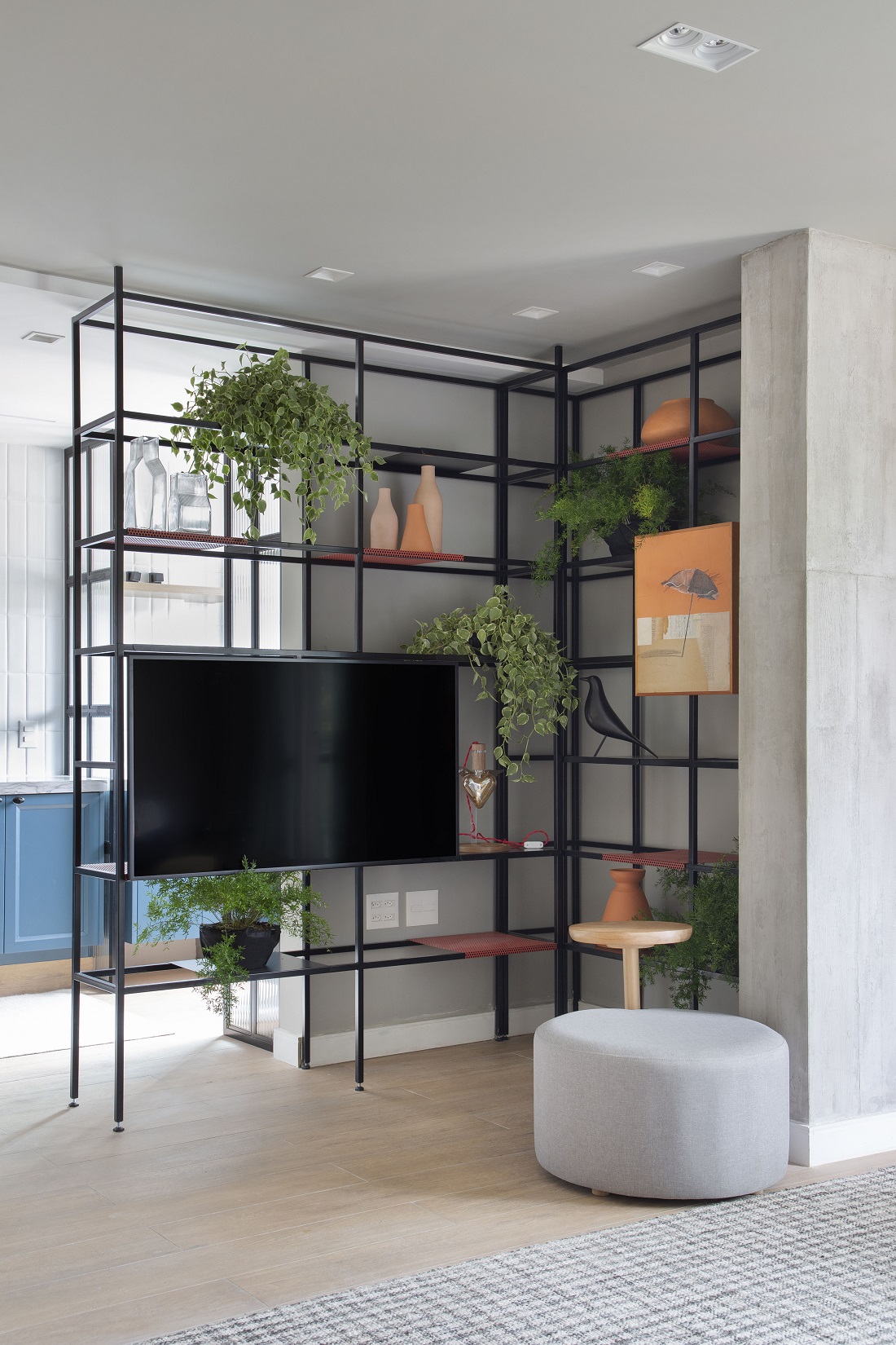 estante em serralheria no decor escandinavo com toque industrial