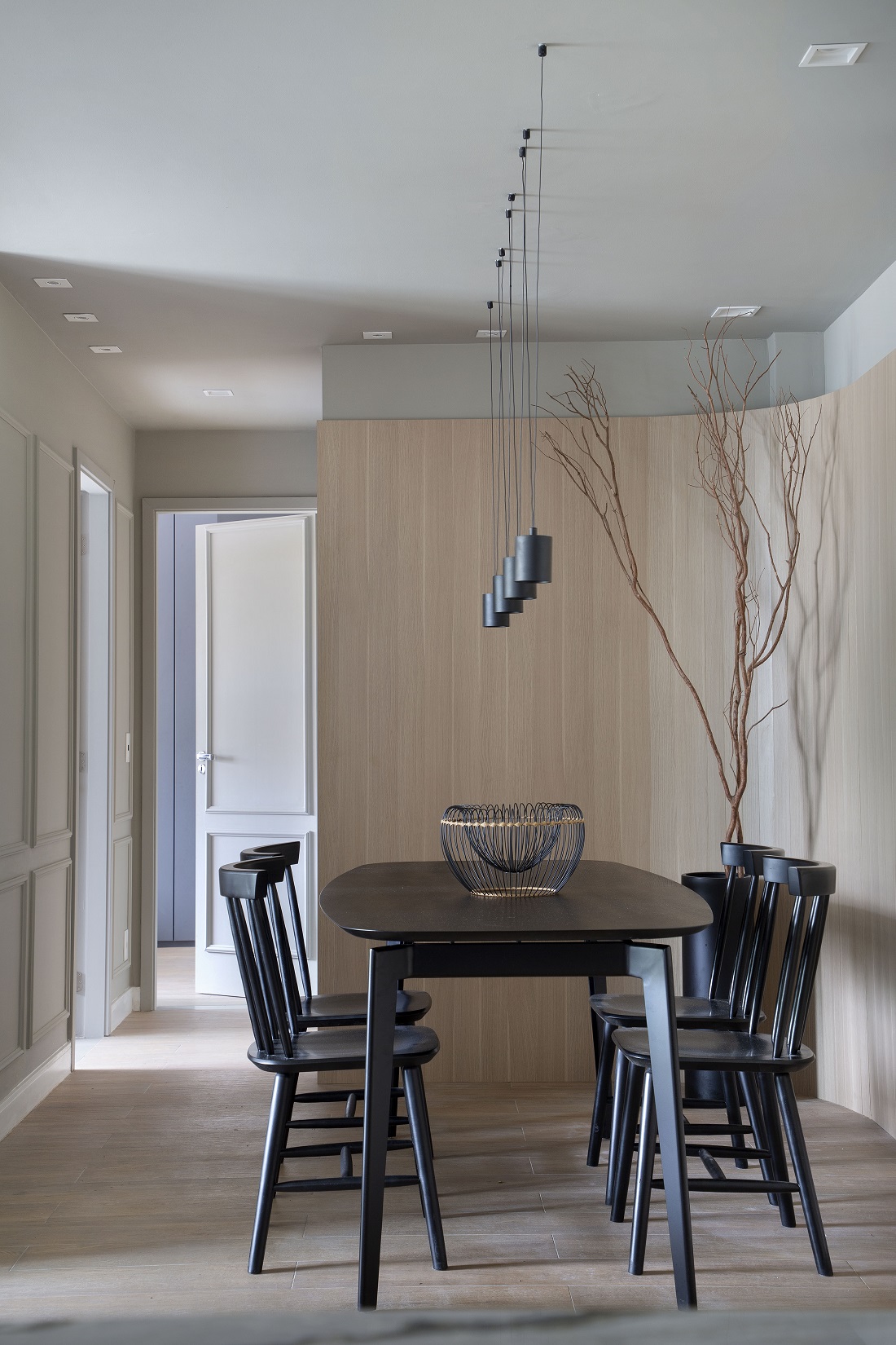 sala de jantar com estética escandinava e design nórdico