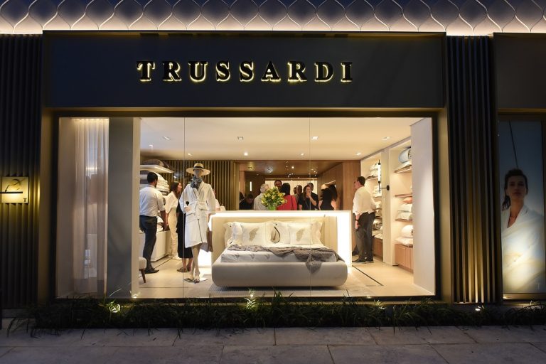 Fachada da loja Trussardi