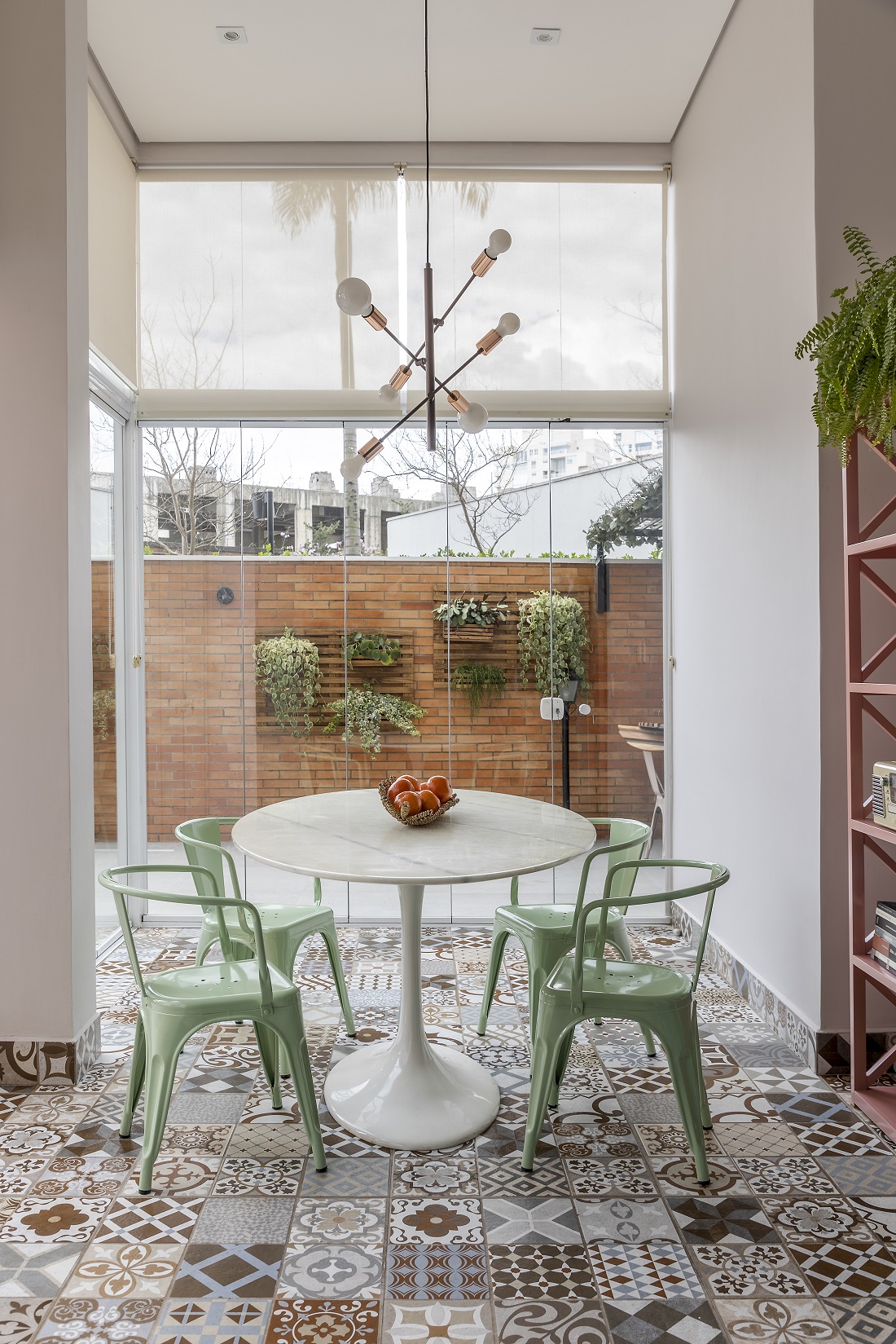 sala de jantar cheia de memória afetiva
