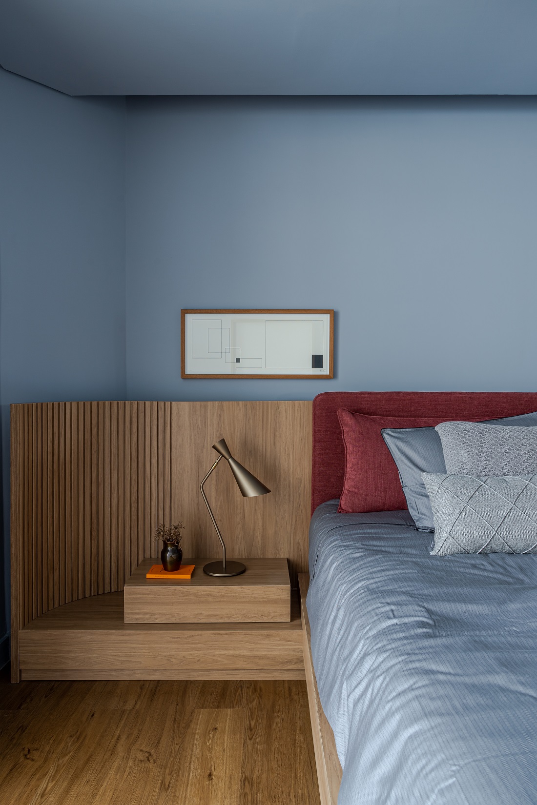 Quarto de casal todo azul