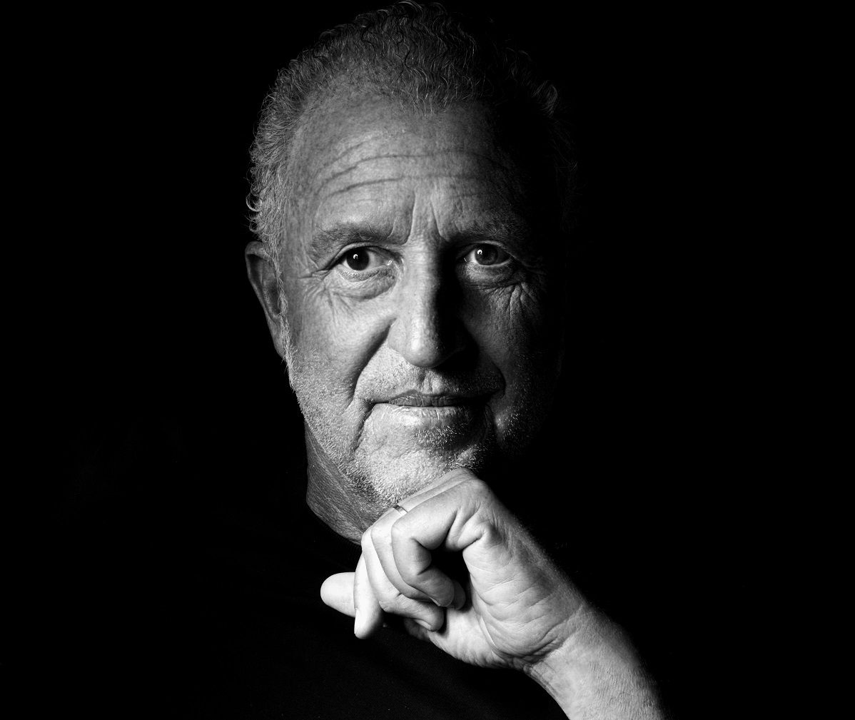 O arquiteto italiano Simone Micheli