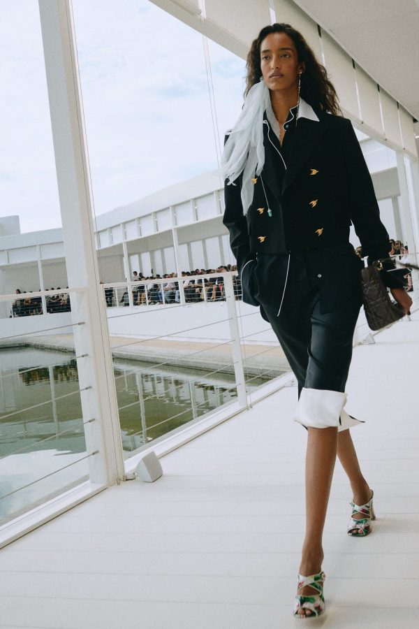 Desfile Dior Summer 2027 Women’s Show | Foto: Dior/Divulgação/ Via Vogue France Desfile Dior Summer 2027 Women’s Show | Foto: Dior/Divulgação/ Via Vogue France